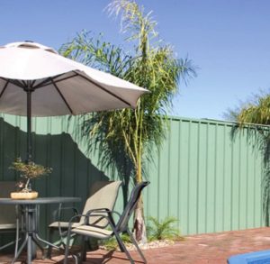 colorbond-fencing-pale-eucalypt