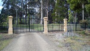 swinging-gates-pillars