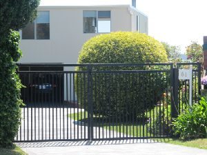 swinging-gates-double-top-rail