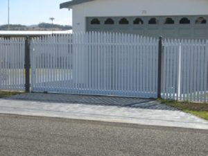 edwardian-metal-picket-fencing-gate