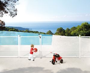 swimming-pool-gate-lock-with-child