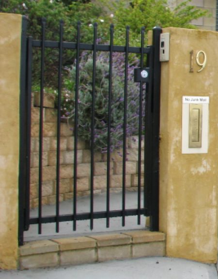pedestrian-gate-frame-black