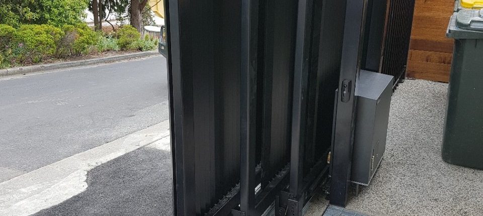 triple-concertina-sliding-gate-3